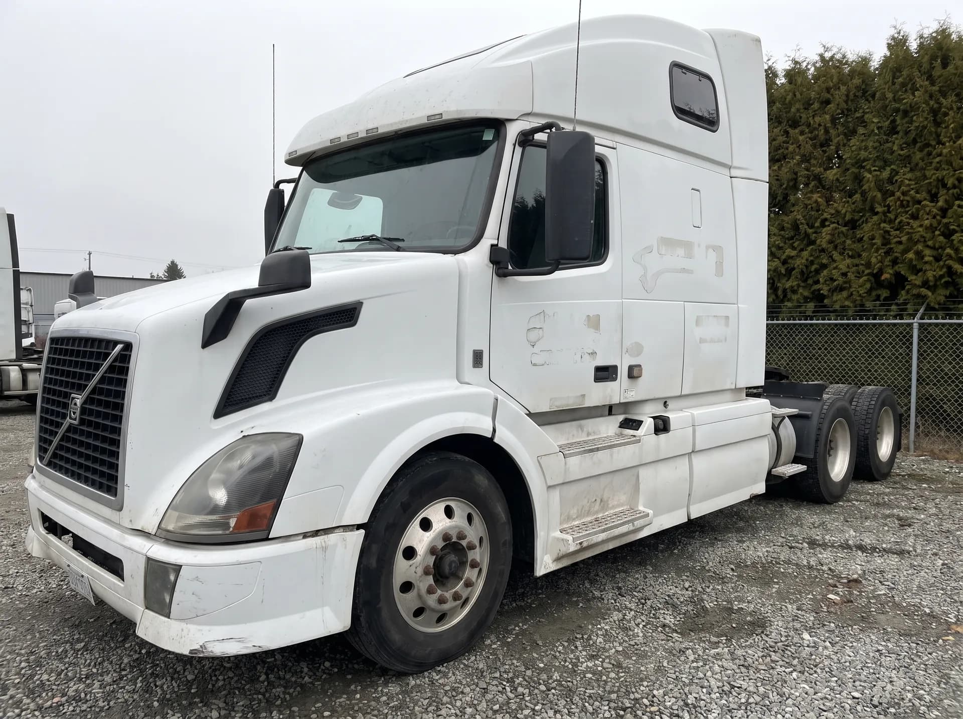 2017 Volvo VNL 670 sleeper, front three-quarter view